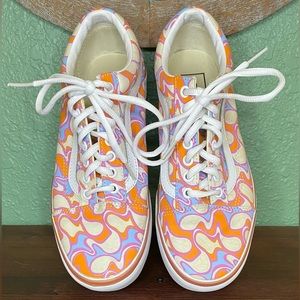 Vans old skool stacked platform, Peace sign appears in UV light.